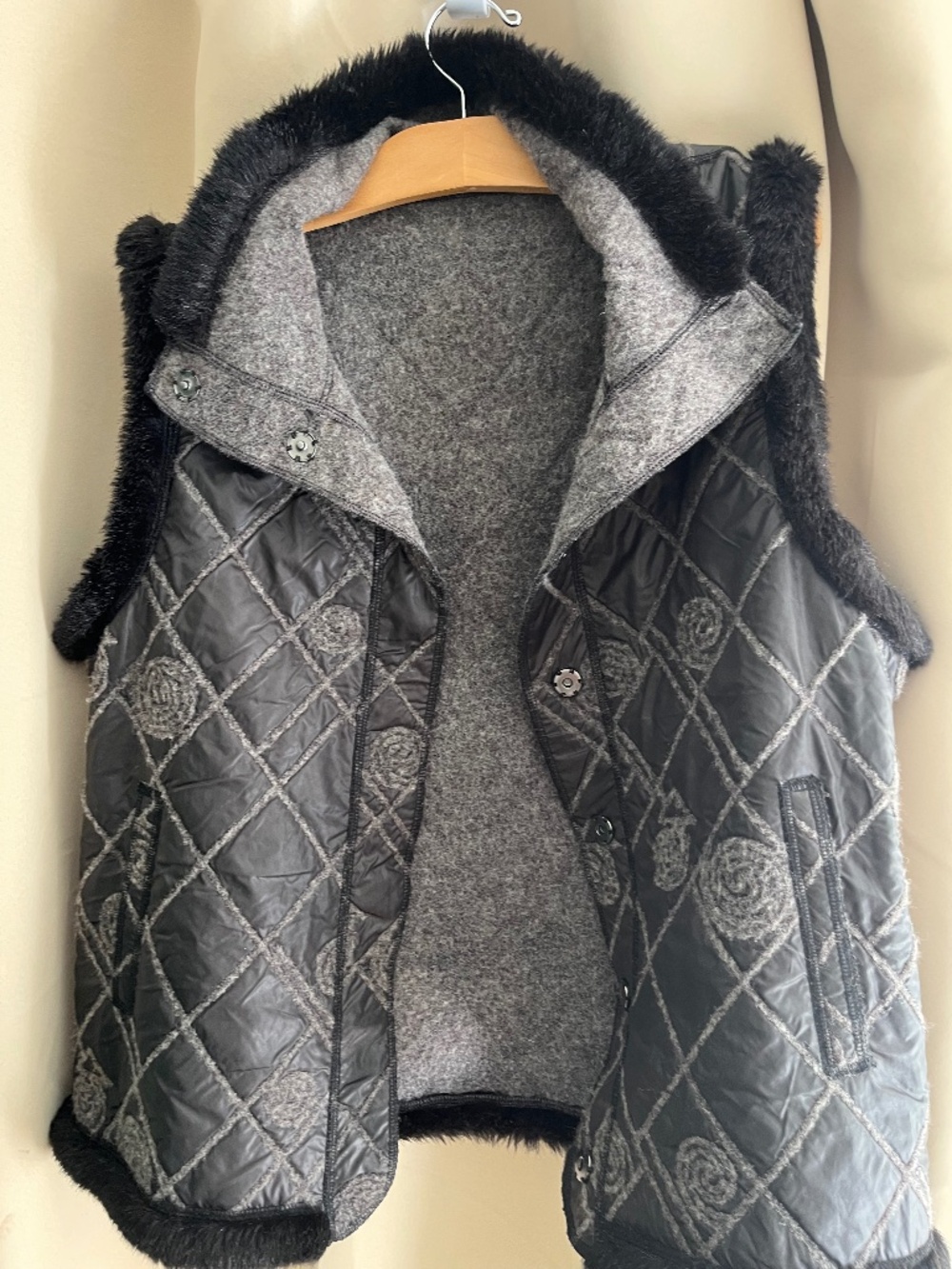 Women’s Quilted Vest